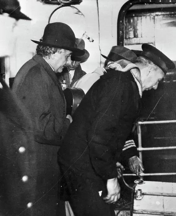Framed Print : Albert Einstein Arriving in New York After Leaving Germany Framed Print : Albert Einstein Arriving in New York After Leaving Germany