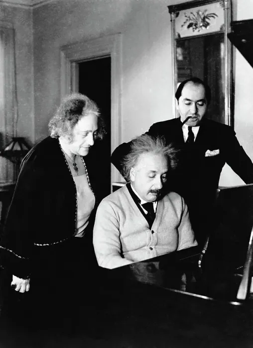 Framed Print : Albert Einstein Playing Piano with Two Observers Framed Print : Albert Einstein Playing Piano with Two Observers
