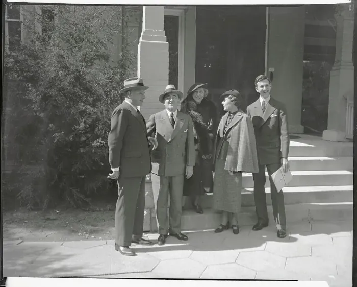 Framed Print : Alf M Landon and Wife with Paul Block and Family Framed Print : Alf M Landon and Wife with Paul Block and Family