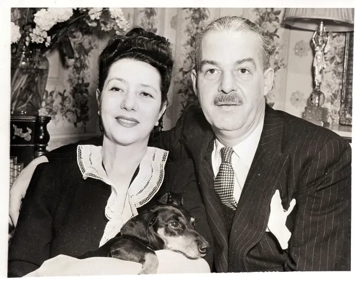 Framed Print : Alfred Lunt with Lynne Fontanne and Dog Framed Print : Alfred Lunt with Lynne Fontanne and Dog