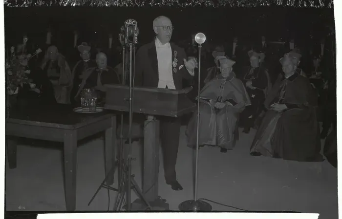 Framed Print : Alfred Smith Addressing Crowd in Cleveland Framed Print : Alfred Smith Addressing Crowd in Cleveland