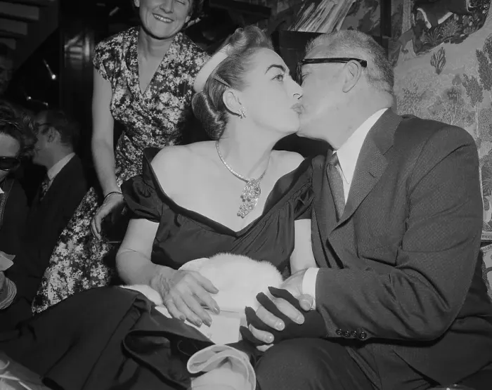 Framed Print : Alfred Steele and Joan Crawford Kissing