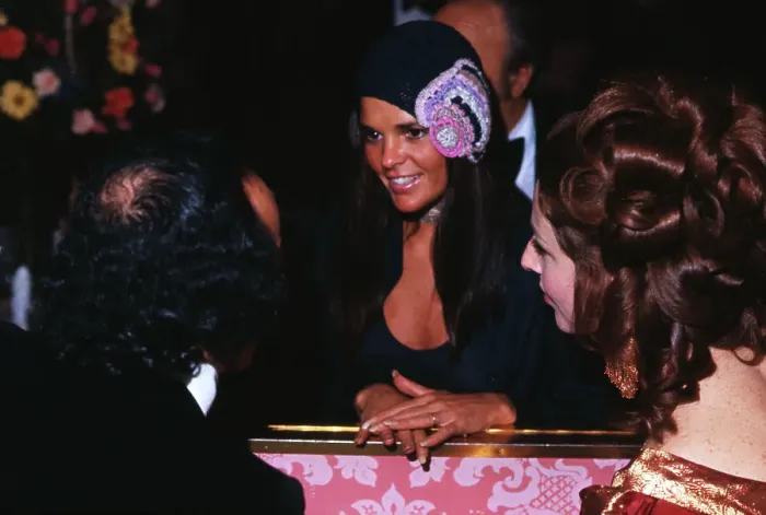 Framed Print : Ali MacGraw Chatting with Jane Alexander Framed Print : Ali MacGraw Chatting with Jane Alexander