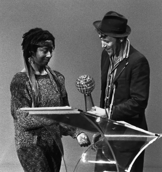 Framed Print : Alice Walker Receives Purple Globe Framed Print : Alice Walker Receives Purple Globe
