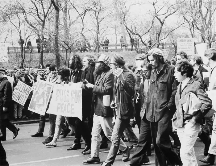 Framed Print : Allen Ginsberg Protesting with Demonstrators Framed Print : Allen Ginsberg Protesting with Demonstrators