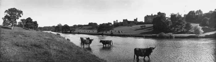Framed Print : Alnwick Castle Framed Print : Alnwick Castle