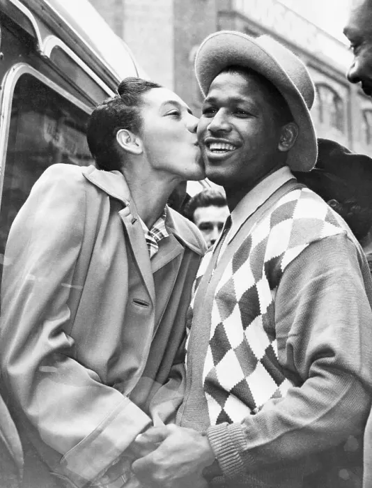Framed Print : Althea Gibson Plants Kiss on Sugar Ray Robinson Framed Print : Althea Gibson Plants Kiss on Sugar Ray Robinson
