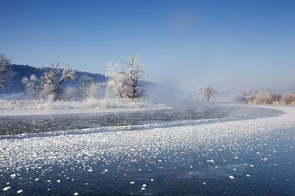 Altmuehl river near Kottingwoerth in winter, Altmuehltal valley, Bavaria, Germany, Europe