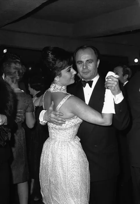 Framed Print : Aly Khan Dancing with Elizabeth Taylor