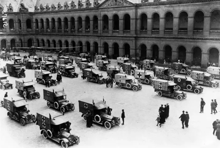 Framed Print : a Ambulances Framed Print : a Ambulances