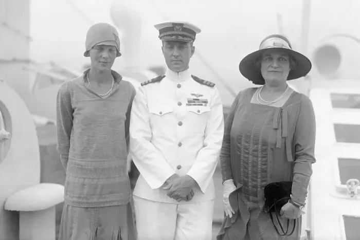 Framed Print : Amelia Earhart with Richard Byrd and Mrs. Frederick Guest Framed Print : Amelia Earhart with Richard Byrd and Mrs. Frederick Guest