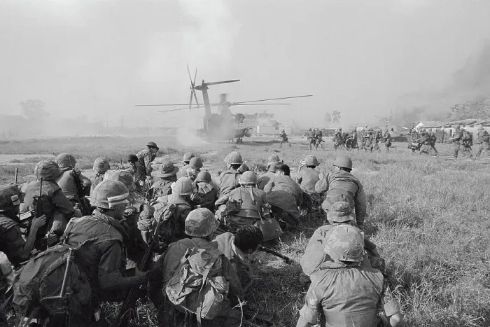 Framed Print : American Airlift Leaving Others Behind Framed Print : American Airlift Leaving Others Behind
