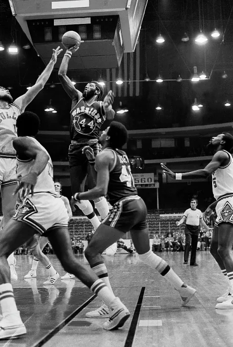 Framed Print : American basketball player Clifford Ray playing for the Golden State Warriors at the Chicago Stadium, Chicago, Illinois