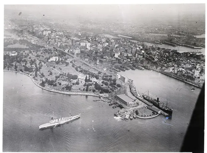 Framed Print : American Fleet Landing In Sydney Harbor