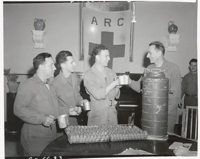 Framed Print : American Red Cross Feeding Soldiers