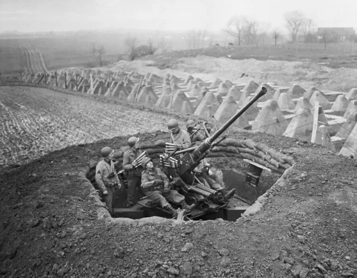 Framed Print : American Soldiers Gazing for Enemy Airplanes Framed Print : American Soldiers Gazing for Enemy Airplanes