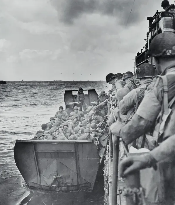 Framed Print : American Troops Landing on Normandy Beachhead