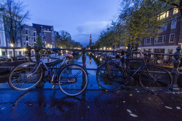 Framed Print : Amsterdams Blue Hour Framed Print : Amsterdams Blue Hour