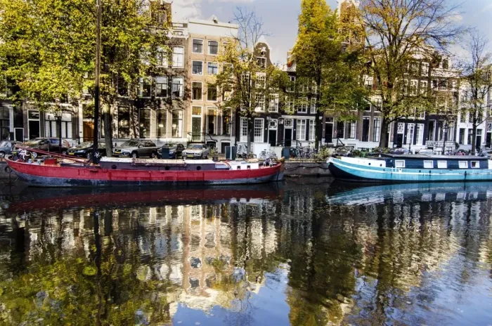 Framed Print : Amsterdams Historical Canals Framed Print : Amsterdams Historical Canals