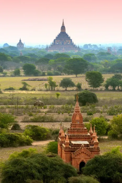Framed Print : The Ancient City of Bagan Framed Print : The Ancient City of Bagan