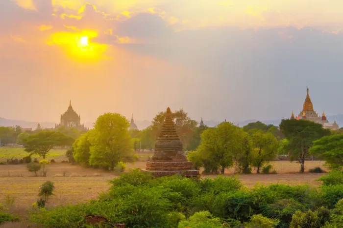 Framed Print : The Ancient City of Bagan, Myanmar Framed Print : The Ancient City of Bagan, Myanmar