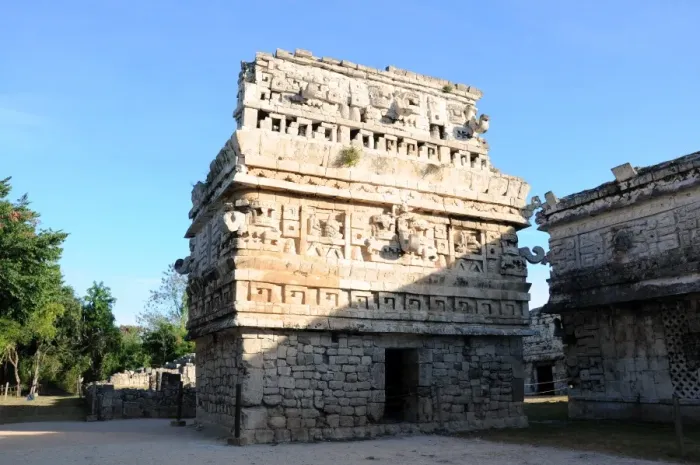 Framed Print : Ancient Mayan Temple Buildings, Chichen Itza Framed Print : Ancient Mayan Temple Buildings, Chichen Itza