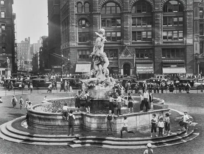 Framed Print : Angelina Crane Fountain, NYC Framed Print : Angelina Crane Fountain, NYC