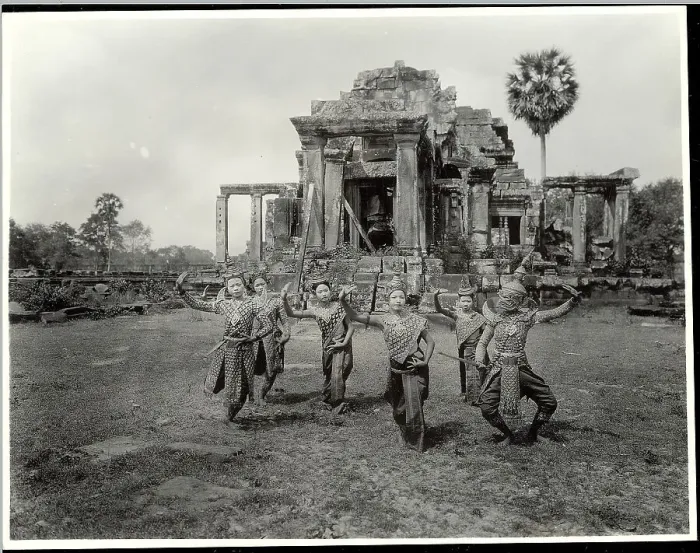Framed Print : Angkor Temple Dancers
