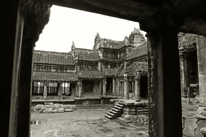 Framed Print : Angkor Wat courtyard on a rainy day Framed Print : Angkor Wat courtyard on a rainy day