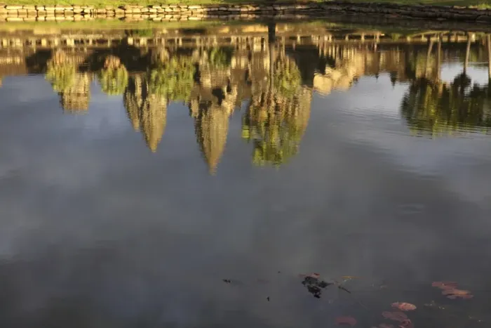 Framed Print : Angkor Wat reflected in the water Framed Print : Angkor Wat reflected in the water