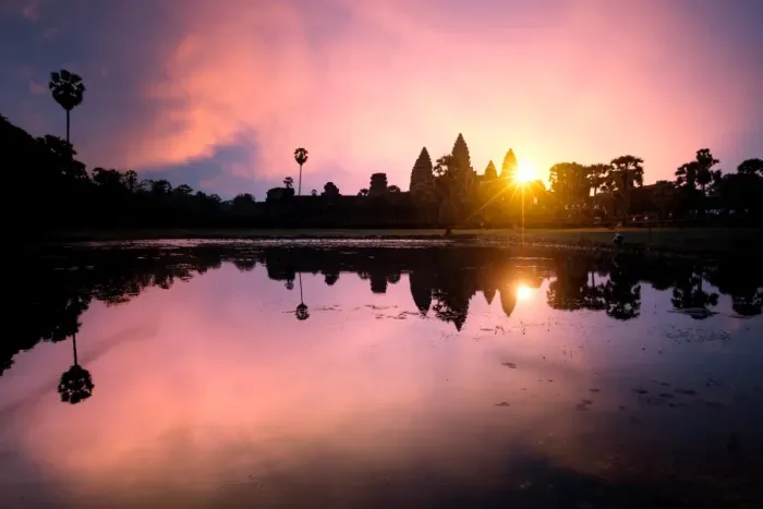 Framed Print : Angkor wat in silhouette Framed Print : Angkor wat in silhouette