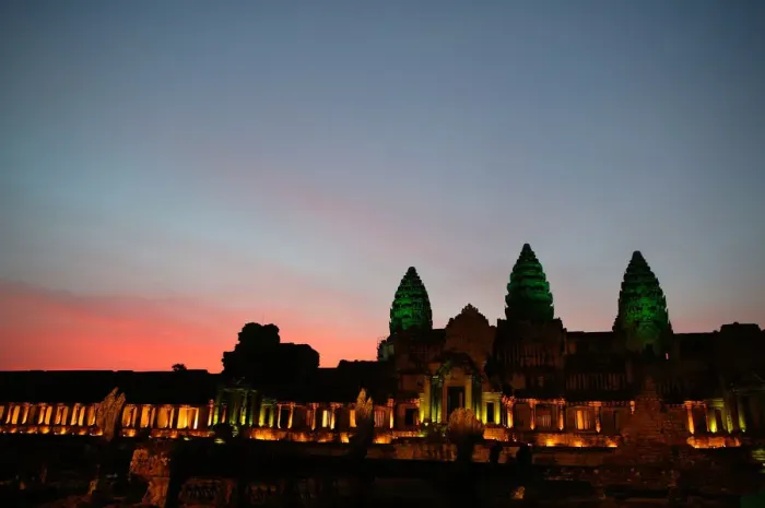 Framed Print : Angkor Wat Temple at Sunset Framed Print : Angkor Wat Temple at Sunset