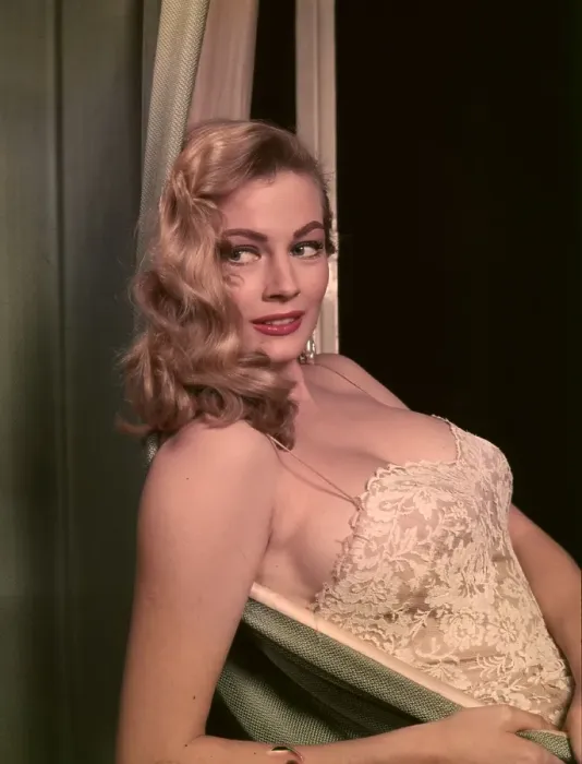 Framed Print : Anita Ekberg Framed Print : Anita Ekberg