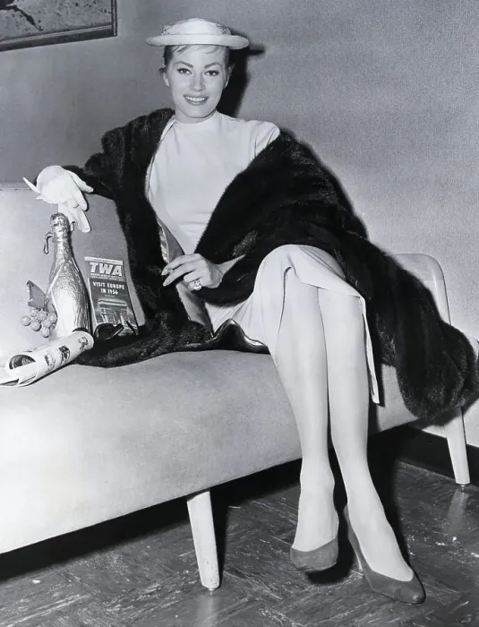 Framed Print : Anita Ekberg Posing At Airport