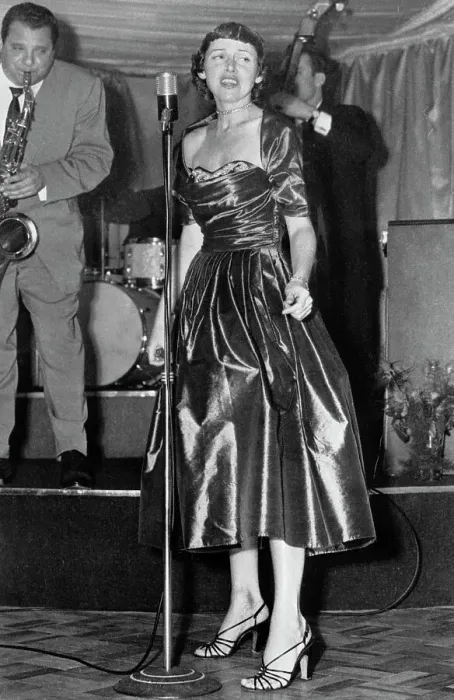 Framed Print : Anita O'Day Singing at Night Club Framed Print : Anita O'Day Singing at Night Club