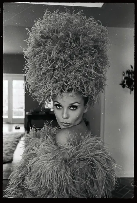 Framed Print : Ann-Margret in Glamorous Clothing Framed Print : Ann-Margret in Glamorous Clothing
