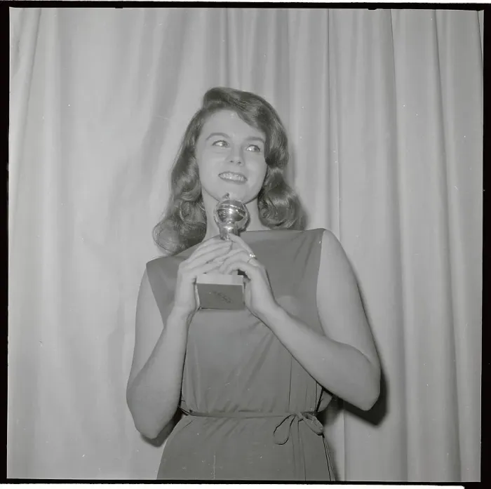 Framed Print : Ann-Margret Holding Her Award Framed Print : Ann-Margret Holding Her Award
