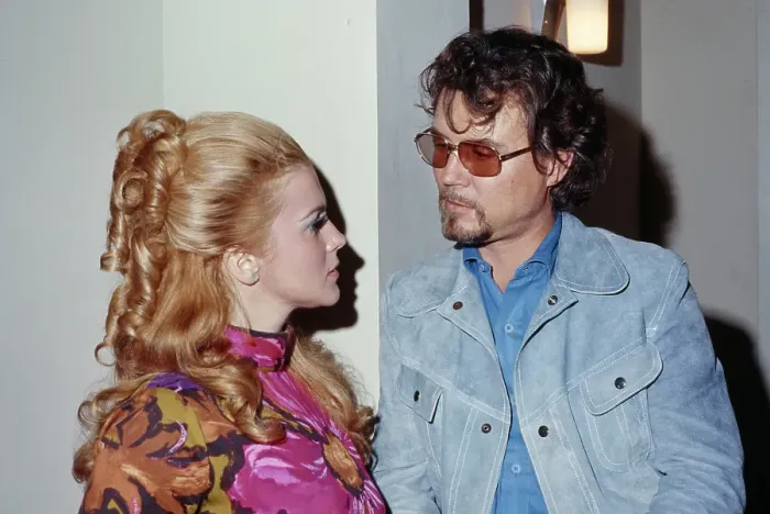 Framed Print : Ann-Margret & Roger Smith, Las Vegas, 1971 Framed Print : Ann-Margret & Roger Smith, Las Vegas, 1971