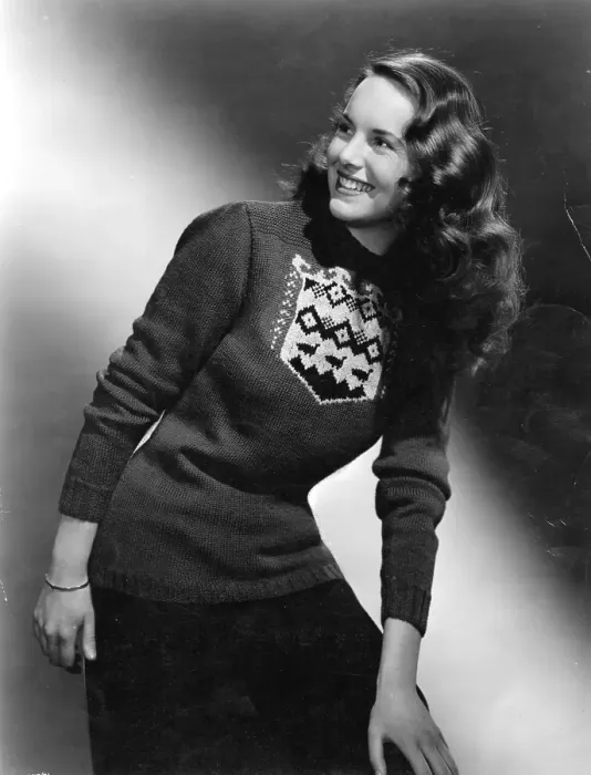 Framed Print : Ann South. September 1948: Model Ann South, shortly before having her long Framed Print : Ann South. September 1948: Model Ann South, shortly before having her long