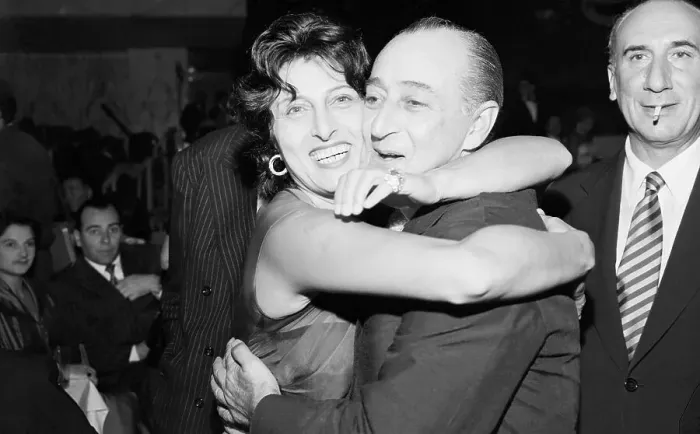 Framed Print : Anna Magnani Hugs Antonio de Curtis Framed Print : Anna Magnani Hugs Antonio de Curtis