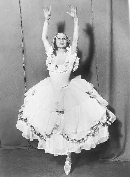 Framed Print : Anna Pavlova, Ballerina, Rehearsing Framed Print : Anna Pavlova, Ballerina, Rehearsing