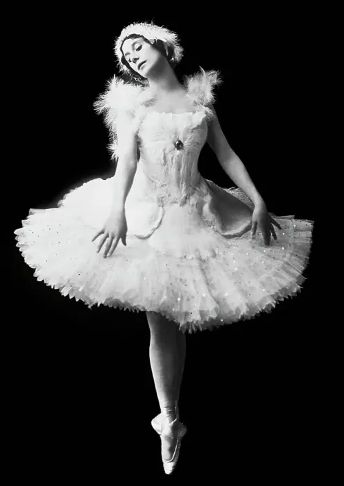 Framed Print : Anna Pavlova as The Dying Swan Framed Print : Anna Pavlova as The Dying Swan