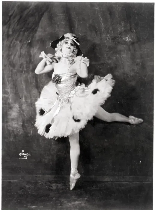 Framed Print : Anna Pavlova In Typical Pose Framed Print : Anna Pavlova In Typical Pose