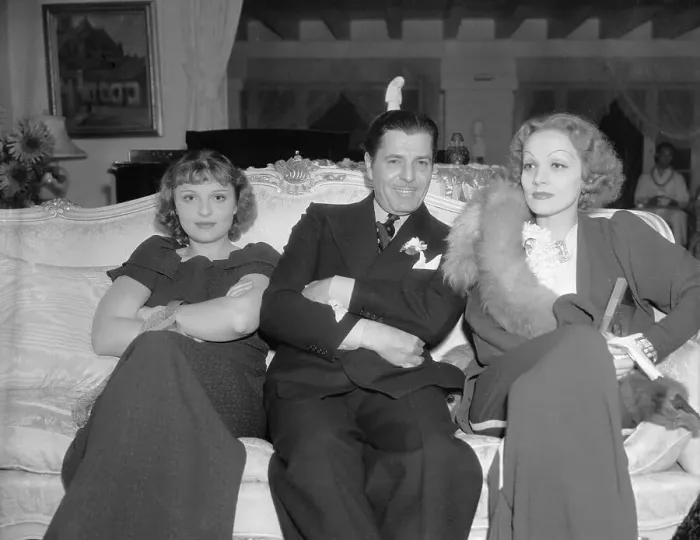 Framed Print : Anna Sten with Marlene Dietrich and Warner Baxter Framed Print : Anna Sten with Marlene Dietrich and Warner Baxter