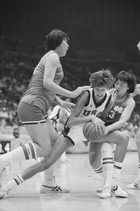 Framed Print : Anne Donovan Fighting for the Ball Framed Print : Anne Donovan Fighting for the Ball