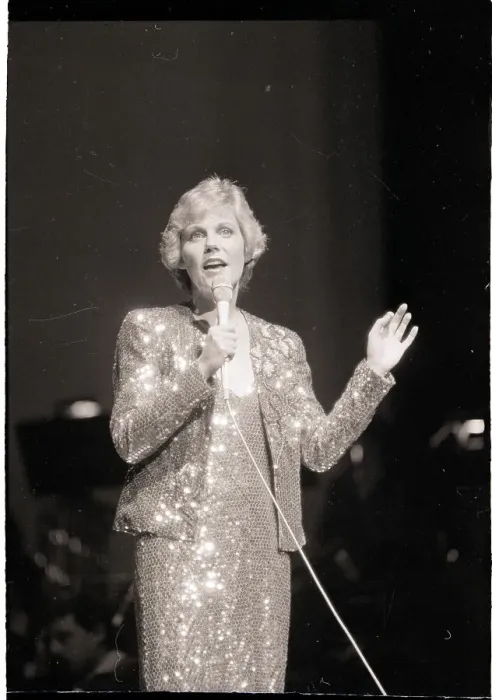 Framed Print : Anne Murray Performing at Radio City Framed Print : Anne Murray Performing at Radio City