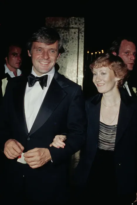 Framed Print : Anthony Hopkins And Jennifer Lynton Attend 36th Annual Golden Globe Awards