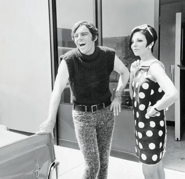 Framed Print : Anthony Newley Chatting to Joan Collins Framed Print : Anthony Newley Chatting to Joan Collins