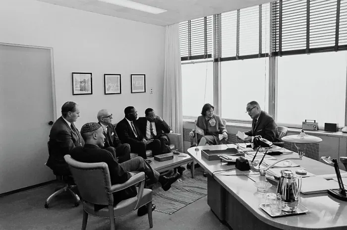 Framed Print : Anti-Vietnam Leaders In U.N. Office