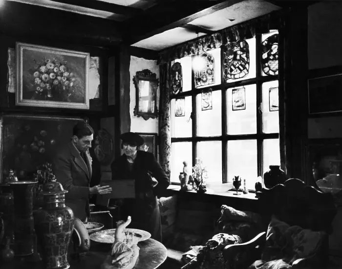 Framed Print : Antique Shop Framed Print : Antique Shop
